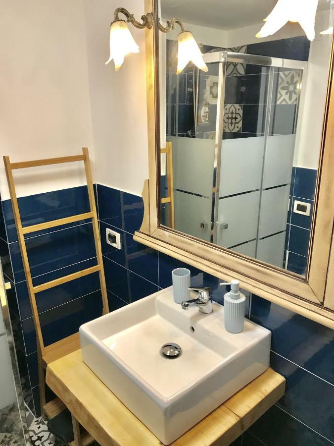 La Casa Di Hoby Apartment เนเปิลส์ ภายนอก รูปภาพ